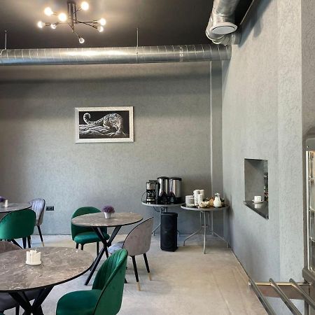 Gega Hotel Gagra Bagian luar foto