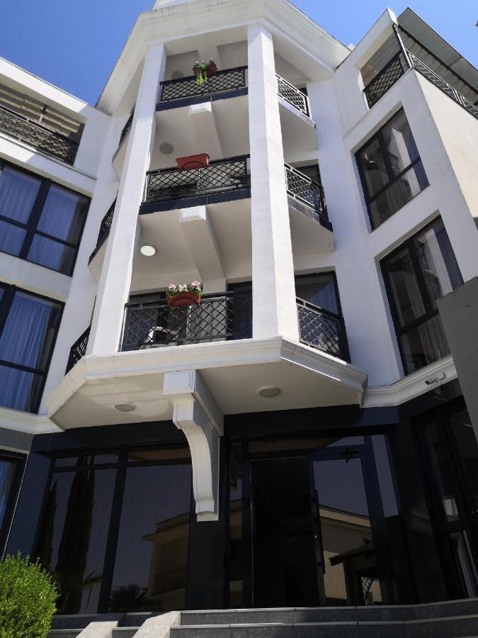 Gega Hotel Gagra Bagian luar foto