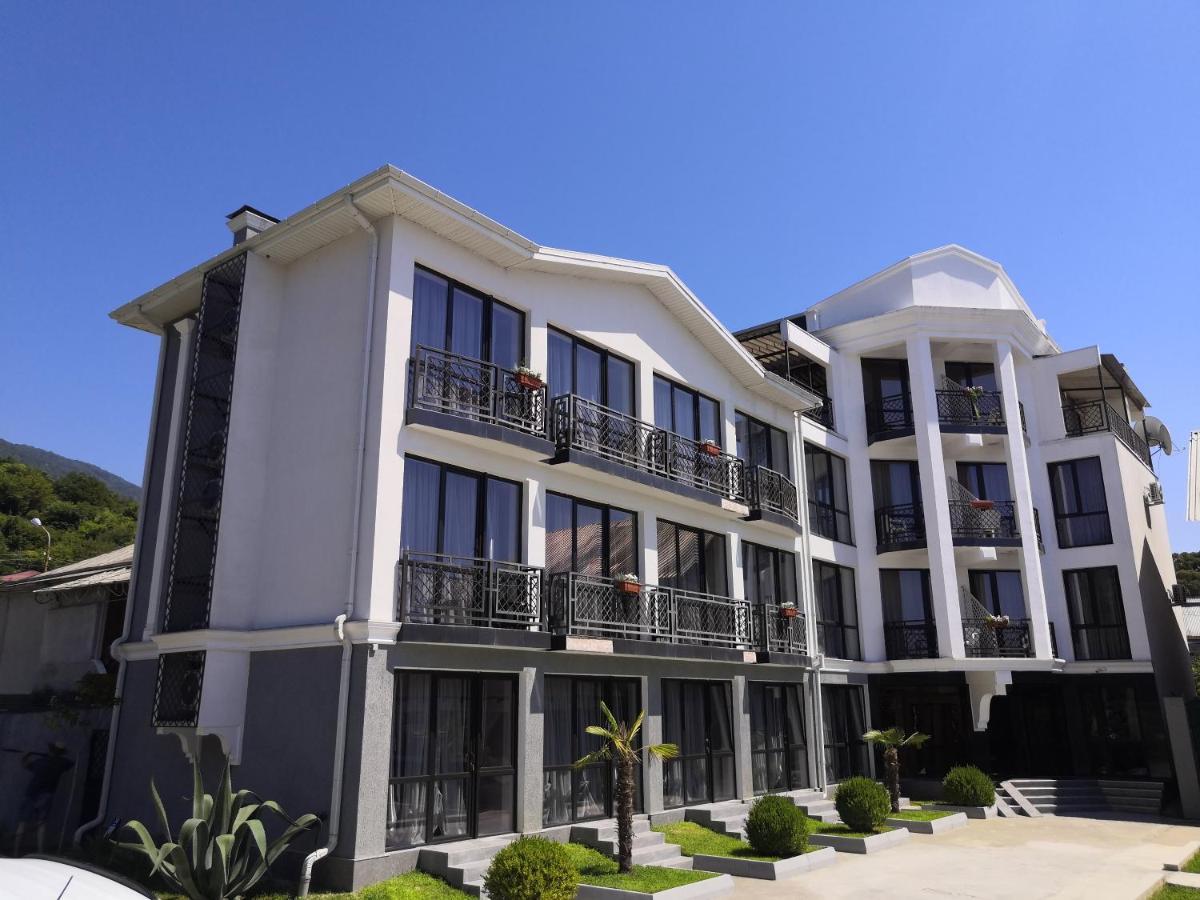 Gega Hotel Gagra Bagian luar foto