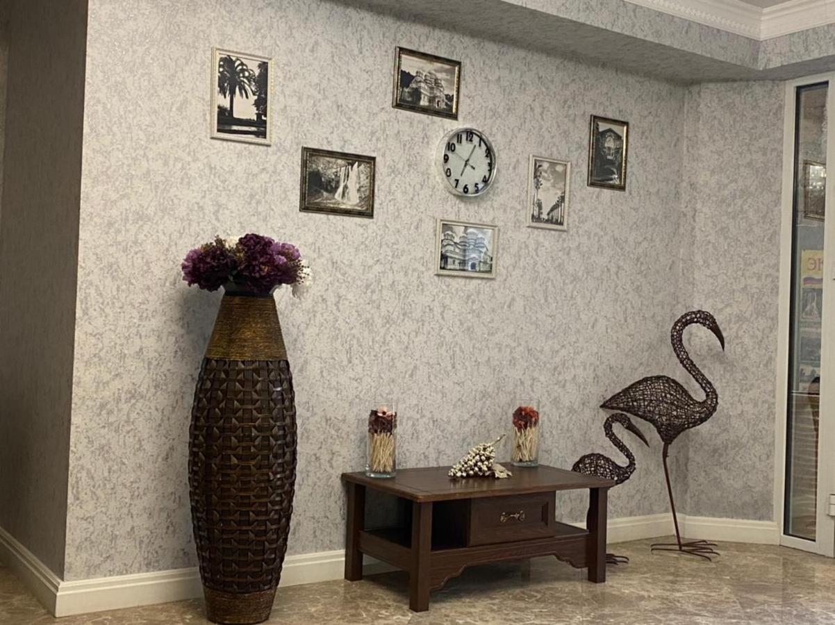 Gega Hotel Gagra Bagian luar foto