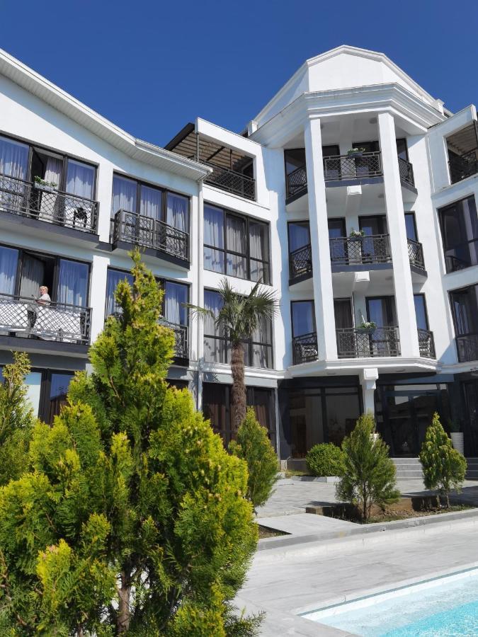 Gega Hotel Gagra Bagian luar foto