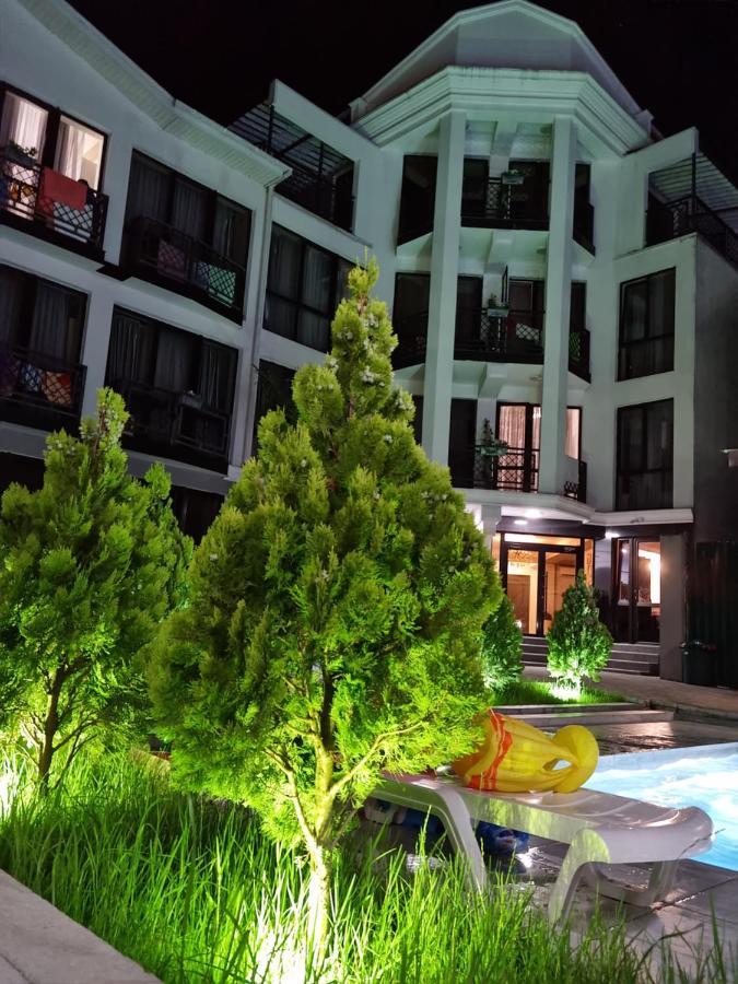Gega Hotel Gagra Bagian luar foto