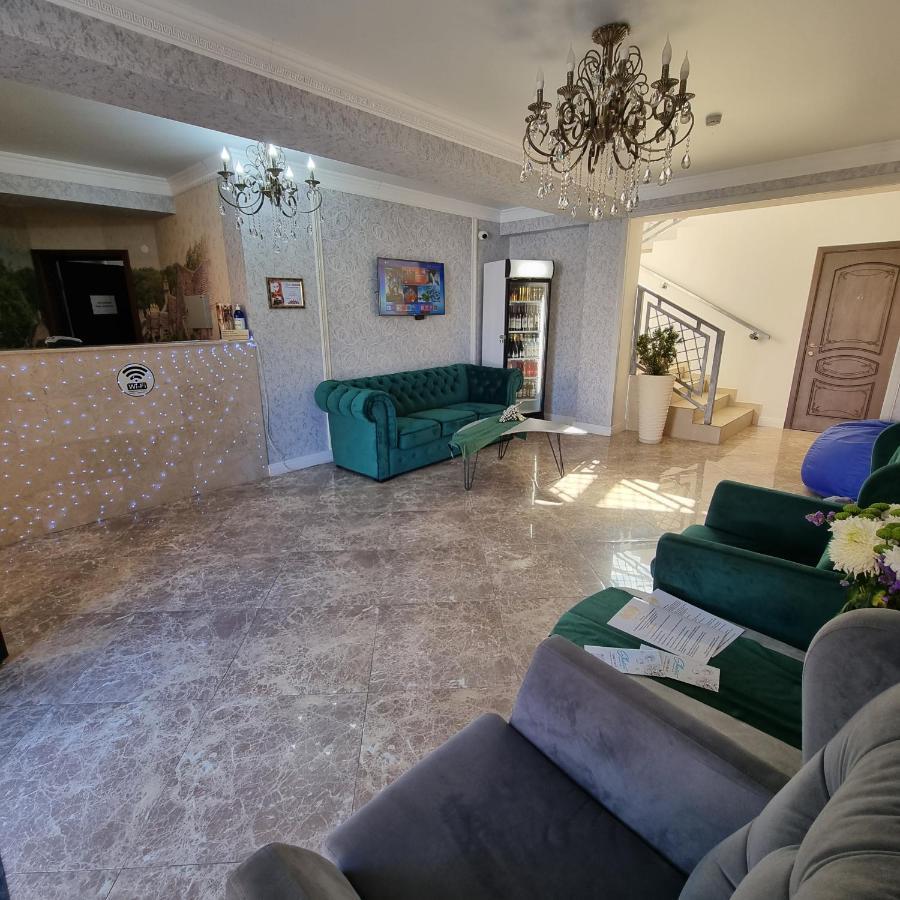Gega Hotel Gagra Bagian luar foto