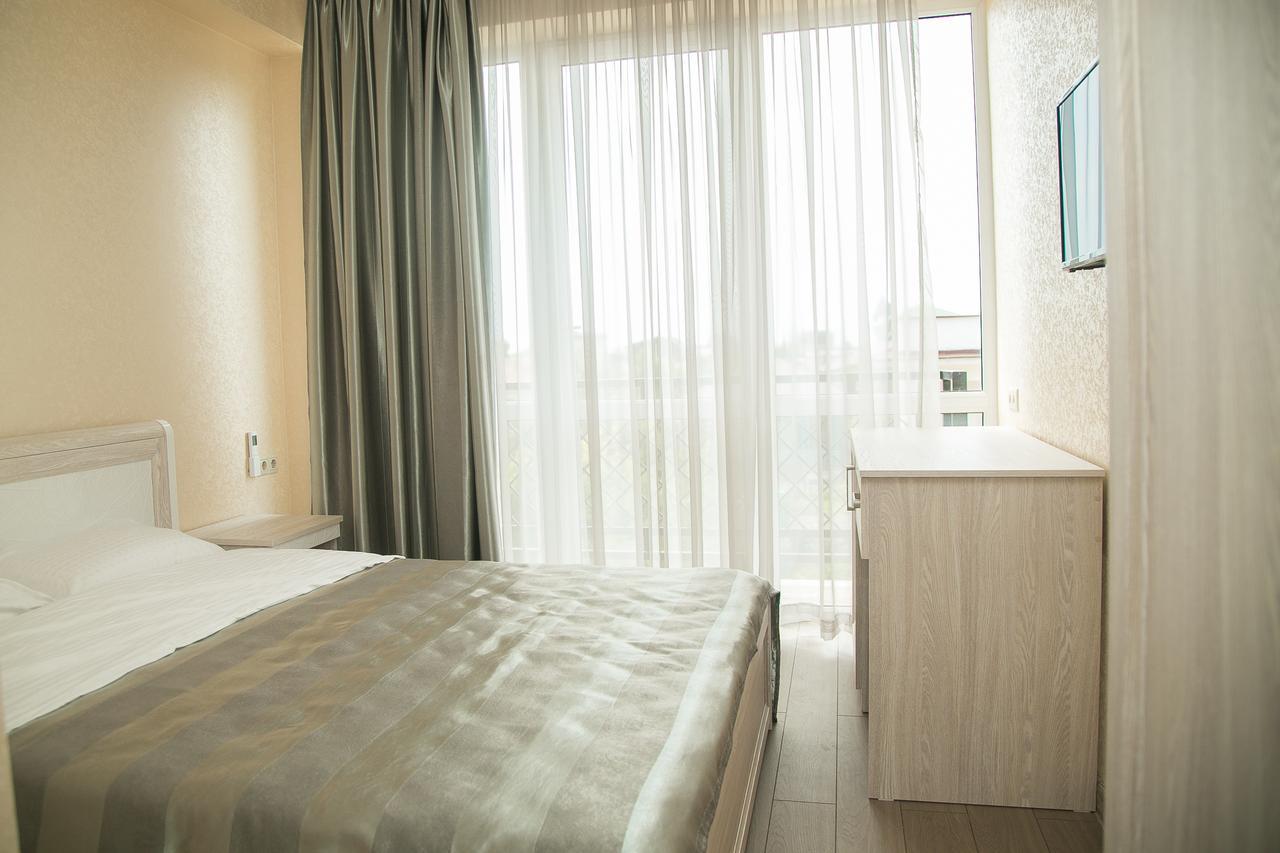 Gega Hotel Gagra Bagian luar foto