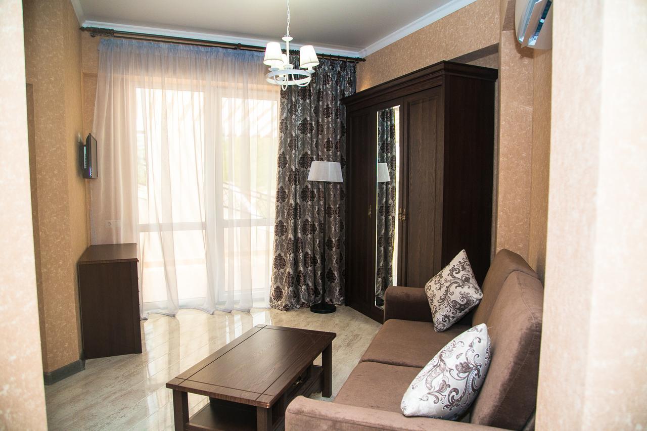 Gega Hotel Gagra Bagian luar foto
