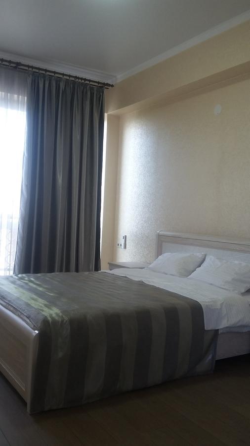 Gega Hotel Gagra Bagian luar foto