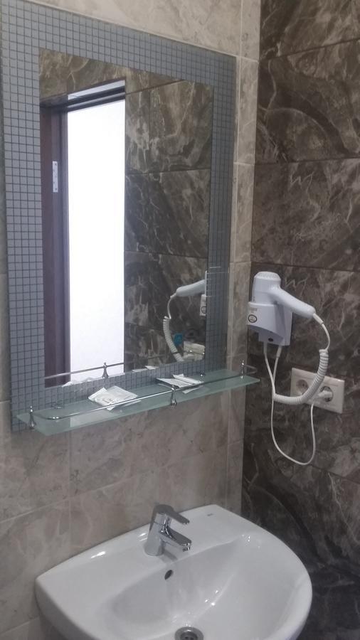 Gega Hotel Gagra Bagian luar foto