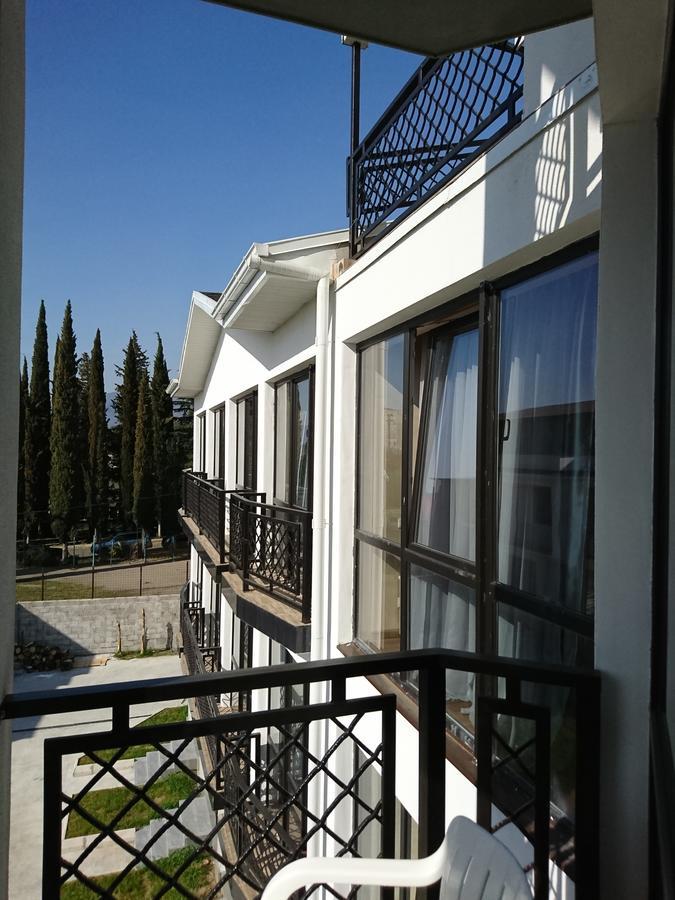 Gega Hotel Gagra Bagian luar foto