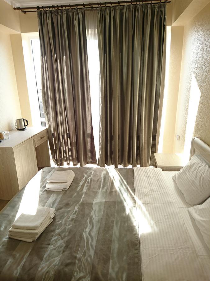 Gega Hotel Gagra Bagian luar foto