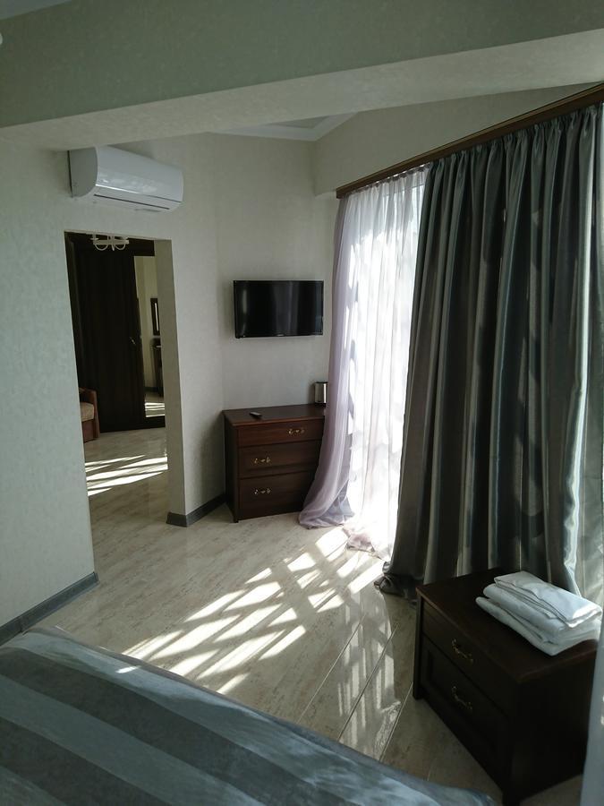 Gega Hotel Gagra Bagian luar foto