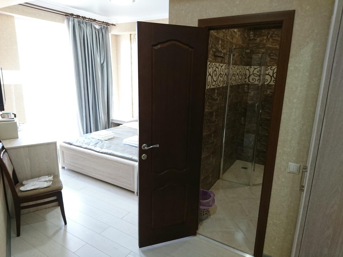 Gega Hotel Gagra Bagian luar foto