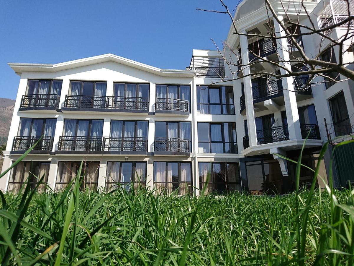 Gega Hotel Gagra Bagian luar foto
