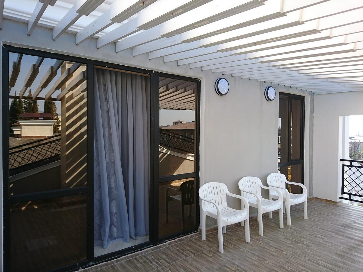 Gega Hotel Gagra Bagian luar foto