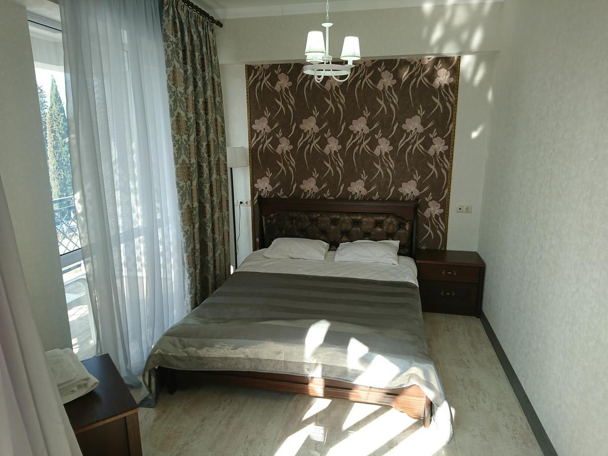 Gega Hotel Gagra Bagian luar foto